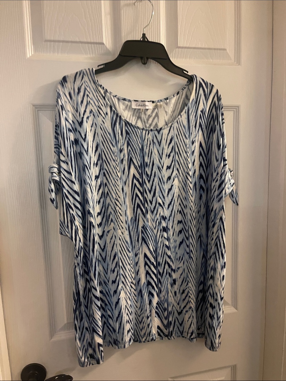 Calvin Klein Navy & White Abstract Chevron Short Sleeve Top Size 1X Retail $89